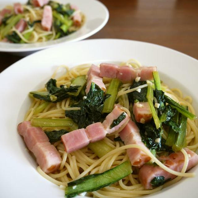 【簡単レシピ】小松菜とベーコンのあっさりパスタ♪