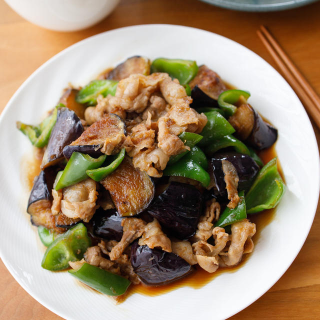 【レシピ】ご飯がススム定番の味！『なすと豚肉の生姜焼き風炒め』