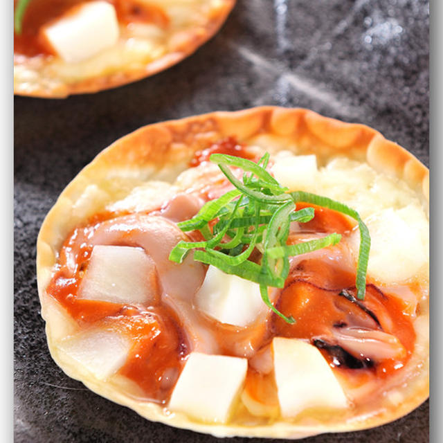 メシ通『魚介を使った簡単レシピ』 ☆　イカの塩辛で定番！餃子の皮ピザ！