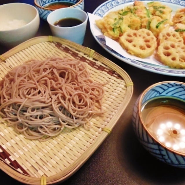 掻揚げと蓮根の天ぷらとざる蕎麦（蕎麦つけつゆ）