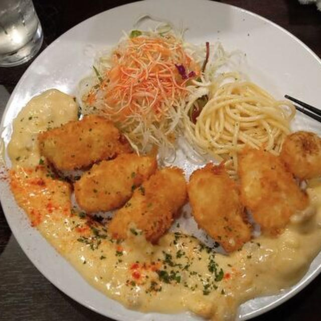 ツバキ亭で白身魚フライ定食（荻窪）。