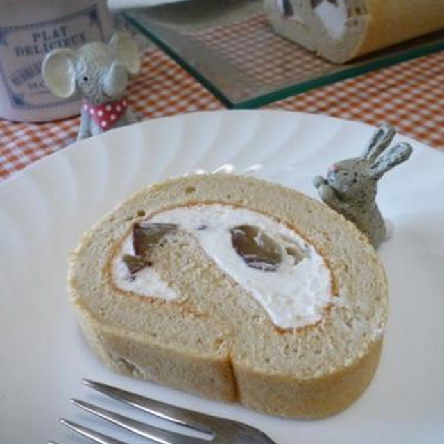 ロールケーキと、そしてまたまた届いた贈り物と・・・。