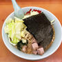 味噌ネギラーメン背脂変更多めを啜る 〜キャベツ・LINEクーポン コロチャーシュー6個・山岡家〜
