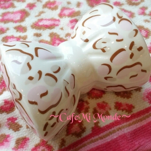ピンクレオパのおりぼん白磁 ♡ ポーセラーツ