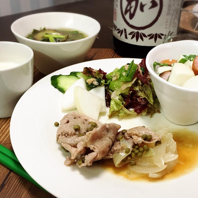 加藤酒造  か  と、豚肉、山椒とか豆乳スープとか。