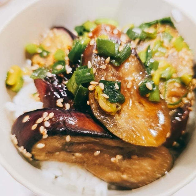 【レシピ】息子くん達の食べるペースが早い♡茄子のうまうま丼