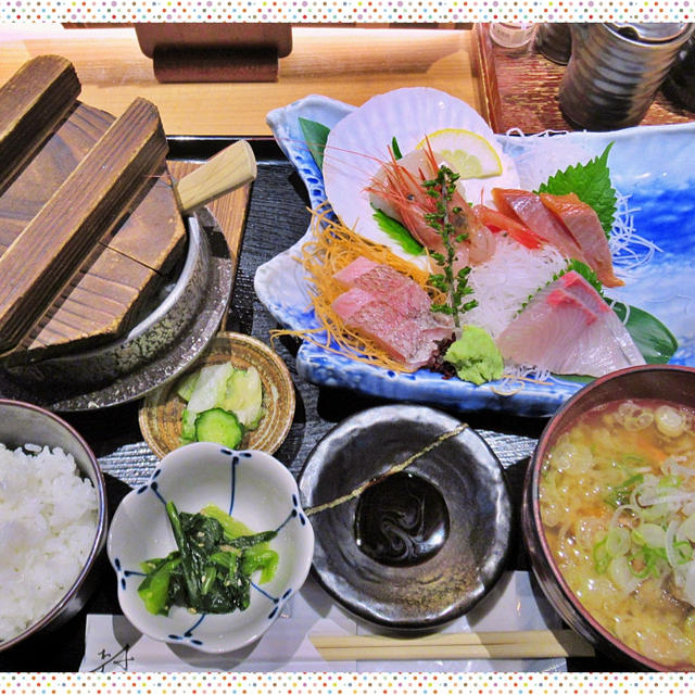 炊き立てご飯が美味しすぎ♪お刺身定食「新潟・佐渡の旬と地酒 いかの墨 大宮店」