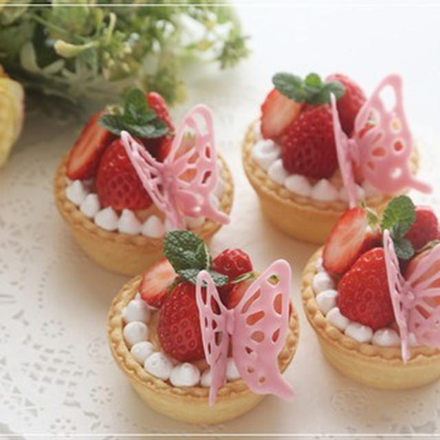 【長男と作った簡単いちごタルト♡】