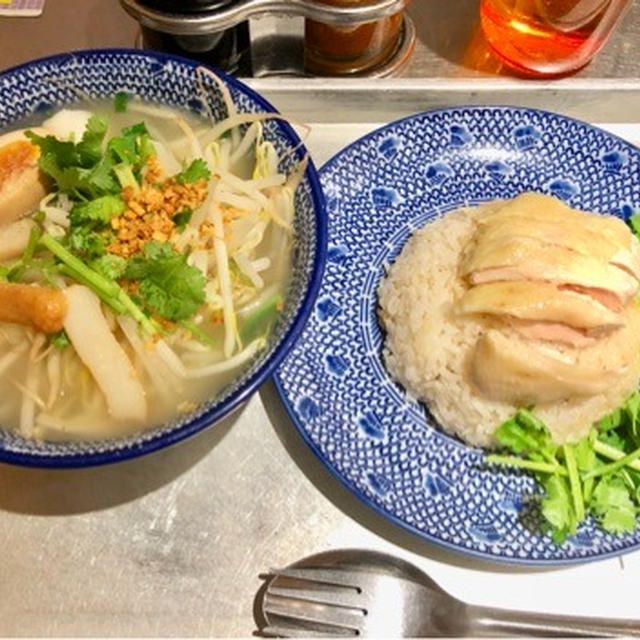 【大宮】カオマンガイキッチン　カオマンガイと麺のセットが1080円　テーブルのソースが面白い