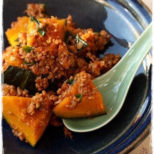 ほっこり南瓜のピリ辛韓国肉味噌　と、また試験受けます♪