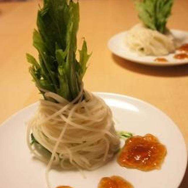 ハウスのっけてジュレ　水菜とそうめんのぽんジュレプレート