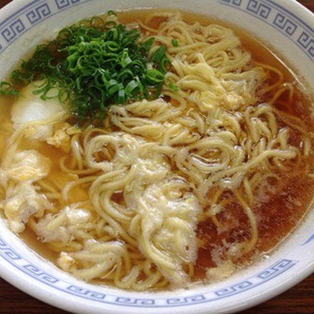 昼はイオンのＰＢ「麺とスープにこだわった醤油ラーメン」
