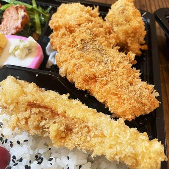 サーモン・ホタテ・ちくわフライ弁当 〜noboru 魚武商店〜