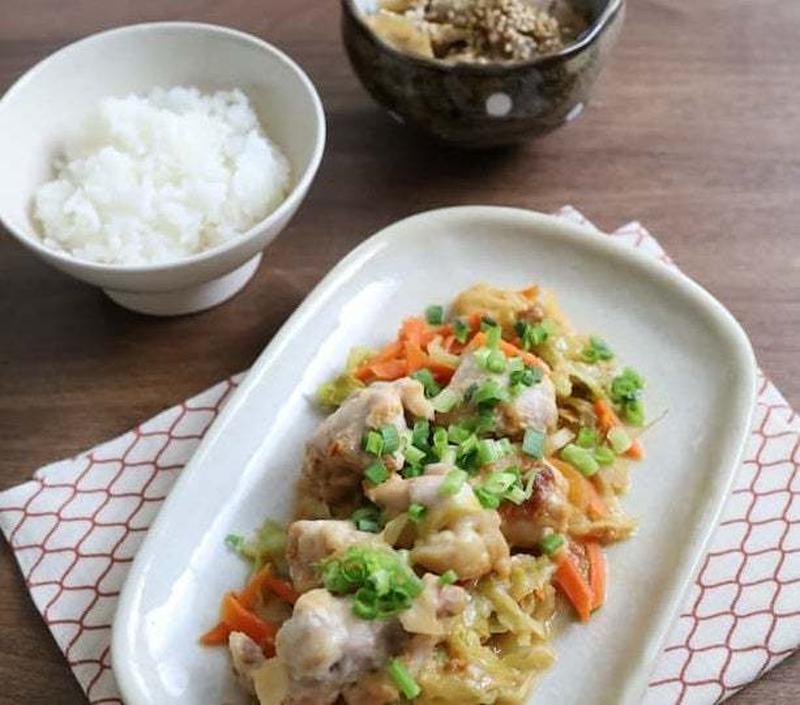 味噌とチーズでめちゃウマ♡「鶏肉とキャベツの味噌チーズ焼き」献立