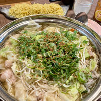 【煮込み時間5分】牡蠣だし醤油がうまみの素♪餃子と牛モツのあったかお鍋