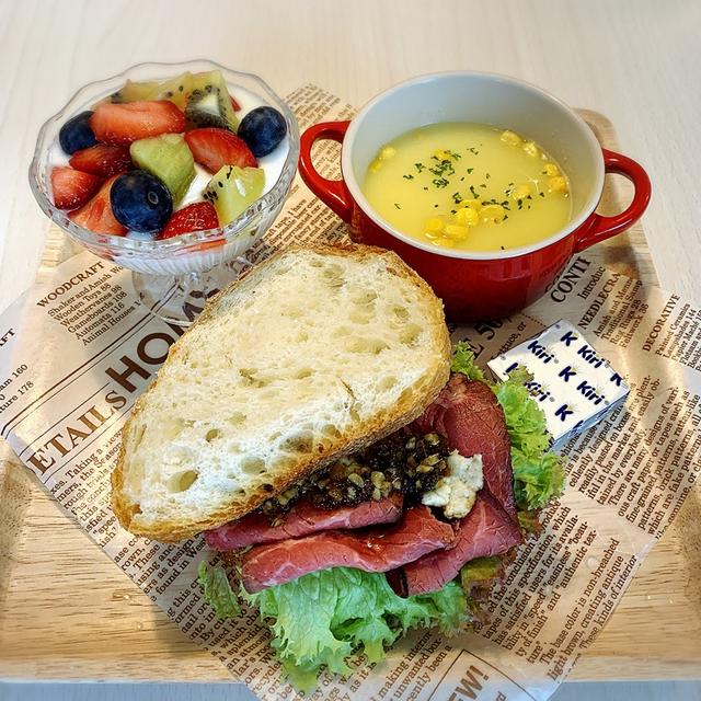 休日ブランチ