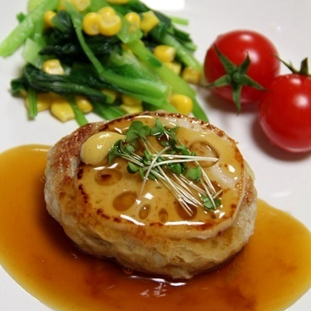 シャキシャキ食感♪れんこんハンバーグ　と　里芋のポタージュ。