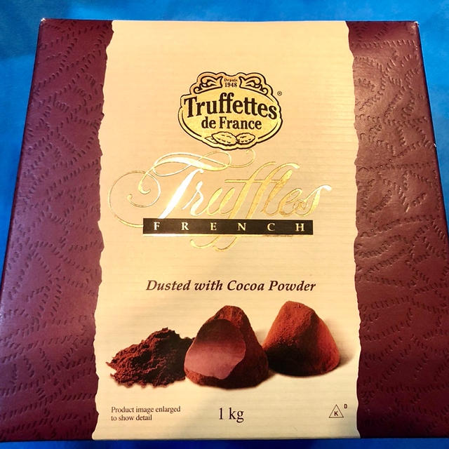 コストコのトリュフチョコ　フランス産　1kg  なんと838円　甘さとビターさのバランスが良い