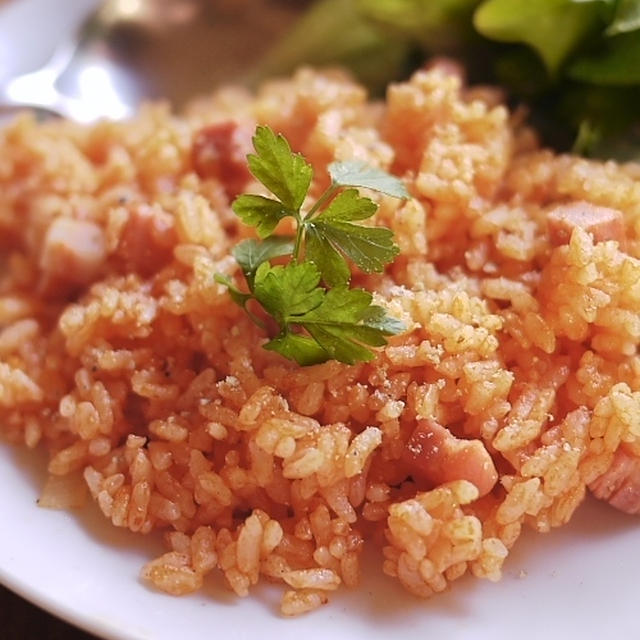 ケチャップごはんを作ろう。