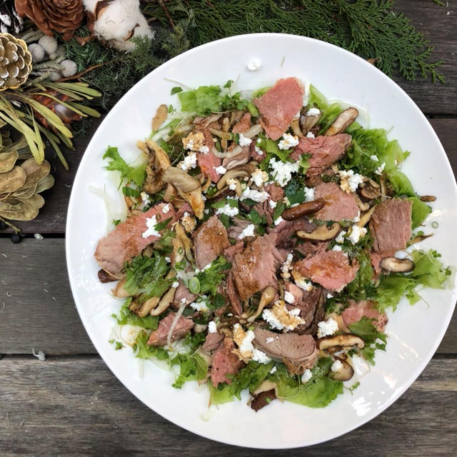 Roasted Beef and Mushroom Salad ローストビーフと茸のサラダ