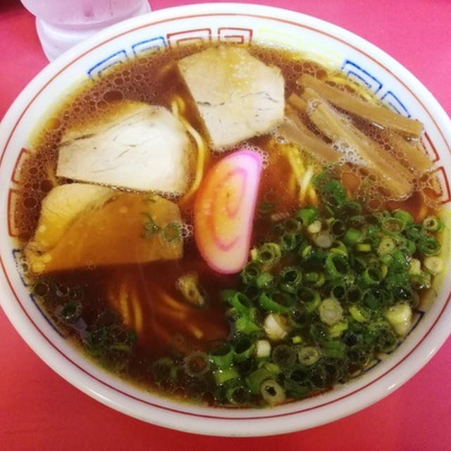 シンプルな中華そばだけど旨いねぇ・・・( *´艸｀)「マルキ中華そば」
