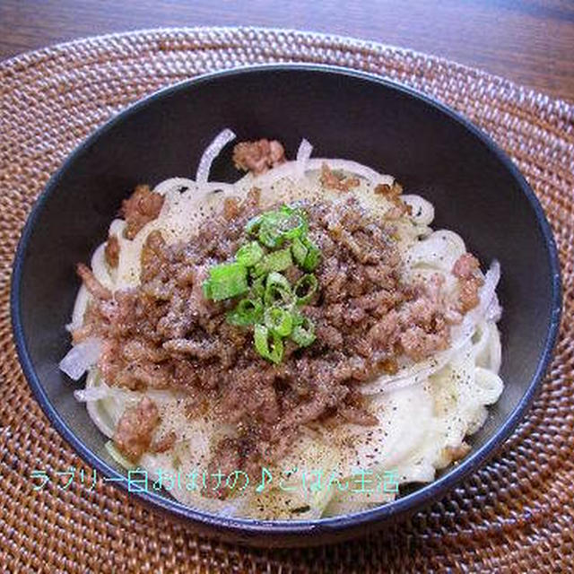 豚そぼろと新玉のっけ　うどん。