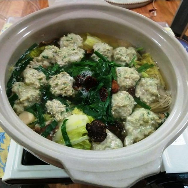 ご近所とのクリスマスギフト交換 ～ 鶏団子にら鍋