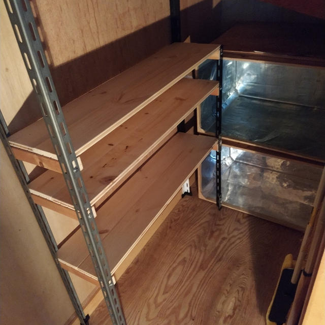 階段下物置を使いやすく。