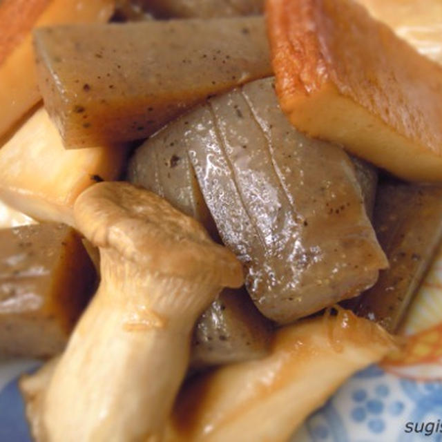 レシピ　エリンギ　サツマアゲ　コンニャク　の煮物♬