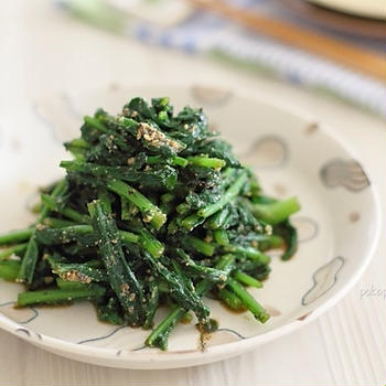 【簡単ヘルシー】ルッコラのごま和えレシピ！栄養満点＆旬の味で食卓を彩る