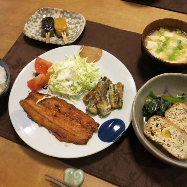 秋刀魚の蒲焼と生麩田楽でヘルシーな夜ご飯　と　水仙の花♪