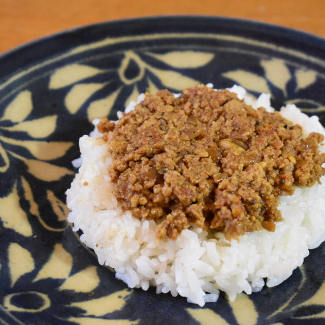 スパイスサロンバビルの塔の「あんかけ油味噌キーマ」を参考につくるキーマカレーのレシピ