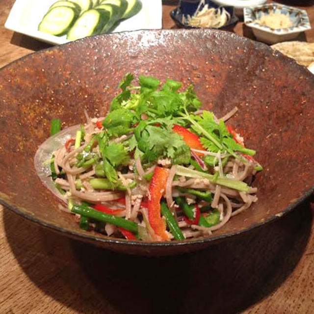 ◆ランチにもおすすめ！お蕎麦のエスニック風和え物