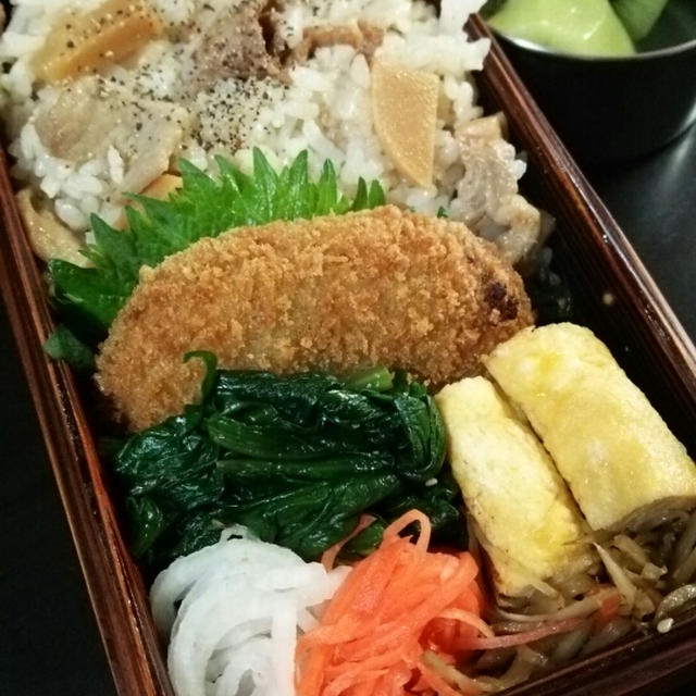 筍ご飯とコロッケ弁当