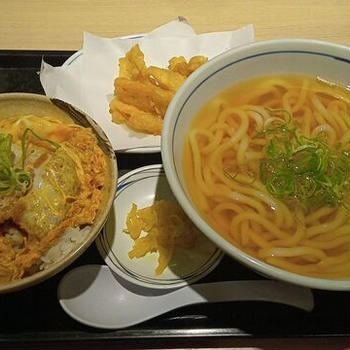 ウエストでかつ丼セット ごぼう天トッピング（八千代市）。