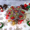 クリスマス&お正月にも♪キウイとイチゴのフルーツ水ようかんカップ