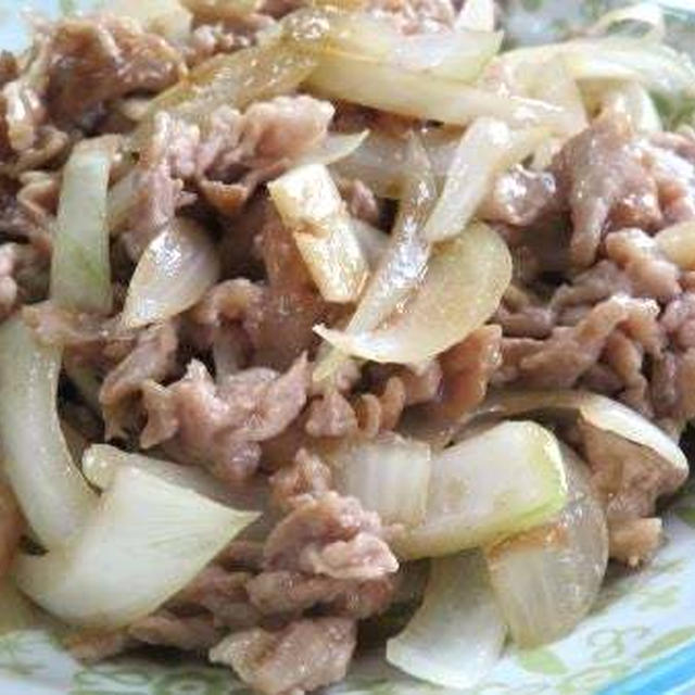 にんにく＋生姜が美味い♪　豚こま肉と玉ねぎのにんにく生姜炒め