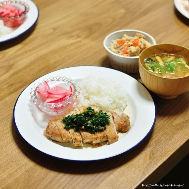 我が家の一押し☆パセリのお肉とカボチャとツナのキッシュ