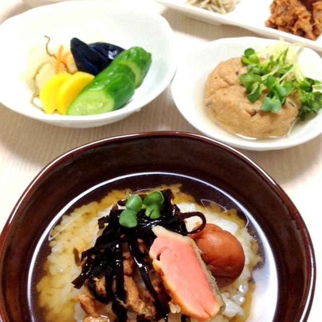 まぐろのしぐれ煮で旨茶づけ