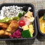 ささみのスパイシー揚げ弁当 と 豆苗の水耕栽培
