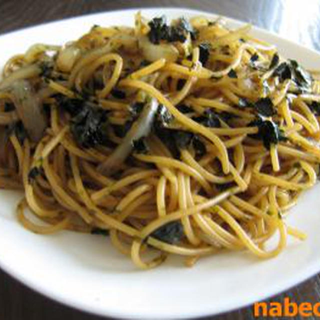 玉ねぎとW海苔の焼きそば風パスタ