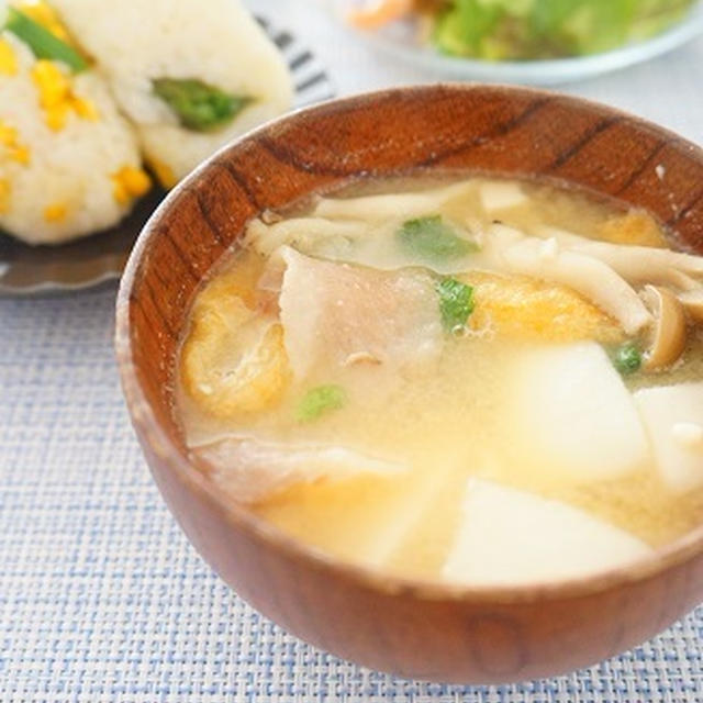 【モニター】うちの満菜みそ汁「かぶと豚肉と油揚げと豆腐ときのこの味噌汁」