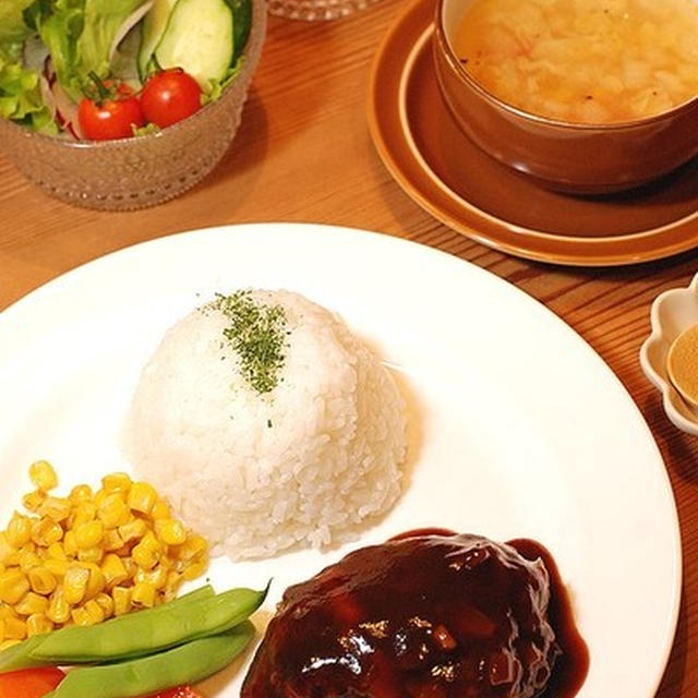 溢れるチーズに萌え萌え♡チーズハンバーグ定食