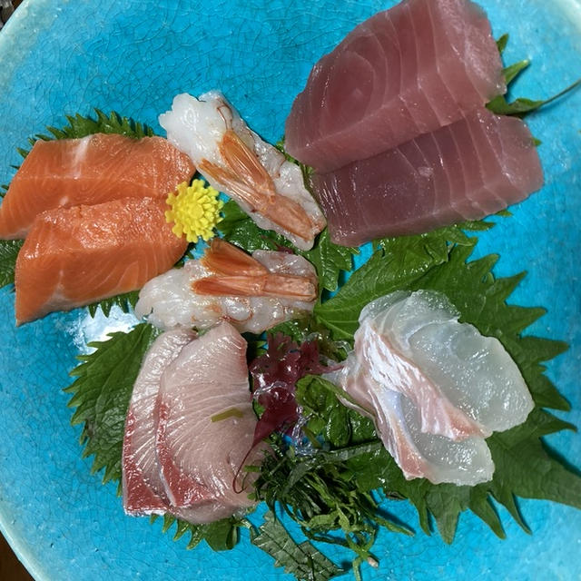 お刺身いろいろの夕食