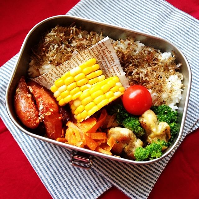 高2男子のお弁当 『鶏もも肉とブロッコリーのハーブソルト炒め』