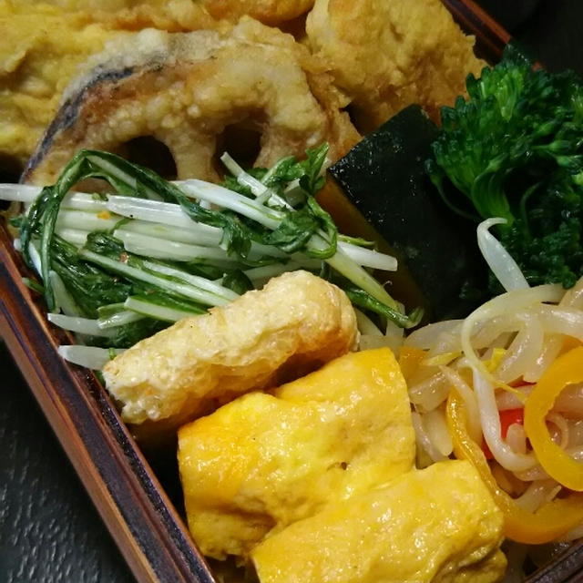 カレー天ぷらと水菜と揚げのサラダ弁当