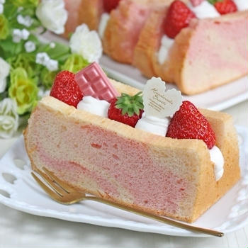 苺のシフォンケーキサンド