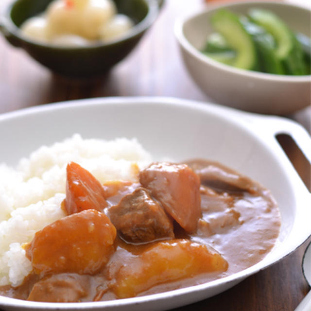 ダブルカレーの晩ごはん。