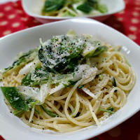 【白だし×オリーブオイル】長ネギと水菜の和風チーズパスタ