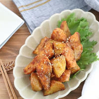 お弁当やおつまみに♪鮭とじゃがいものコク旨カレー炒め